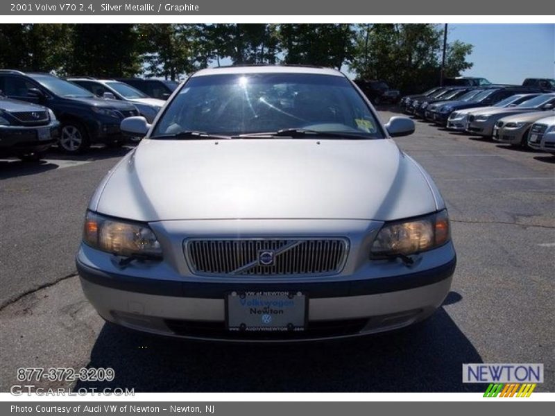 Silver Metallic / Graphite 2001 Volvo V70 2.4