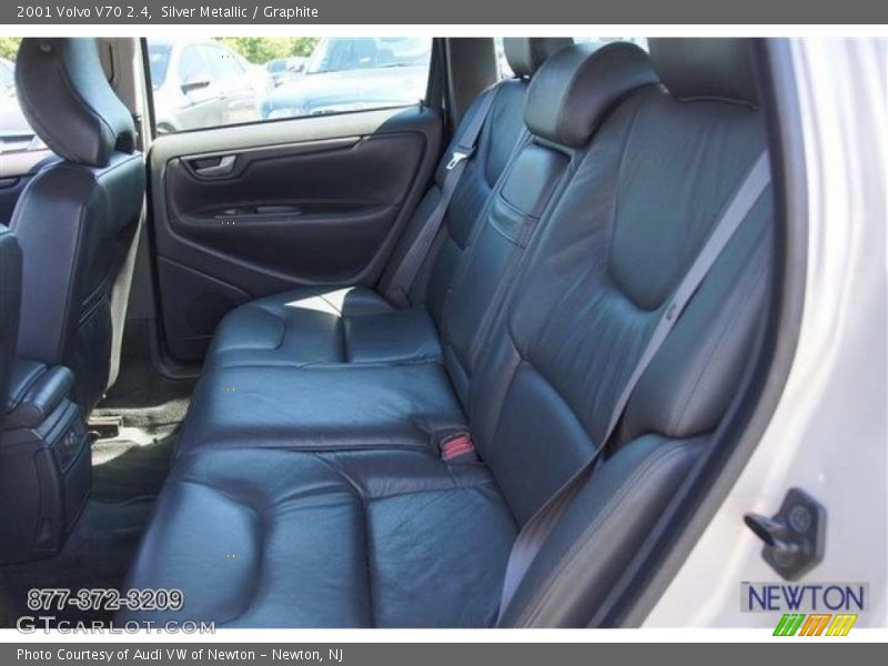 Silver Metallic / Graphite 2001 Volvo V70 2.4