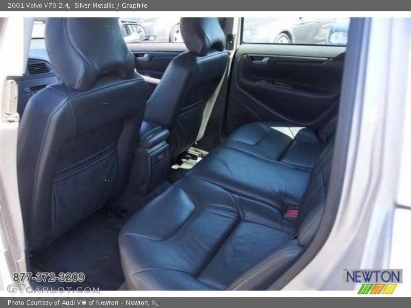 Silver Metallic / Graphite 2001 Volvo V70 2.4