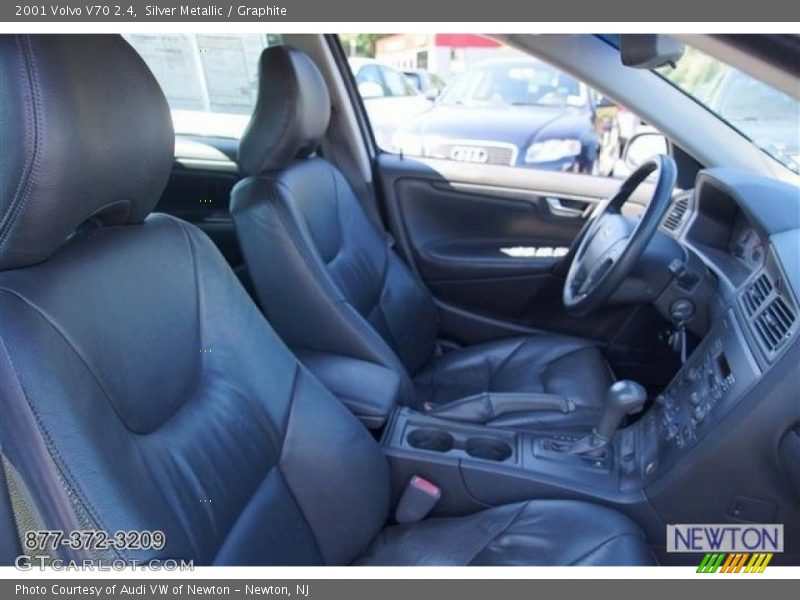 Silver Metallic / Graphite 2001 Volvo V70 2.4