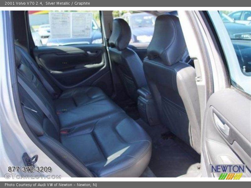 Silver Metallic / Graphite 2001 Volvo V70 2.4