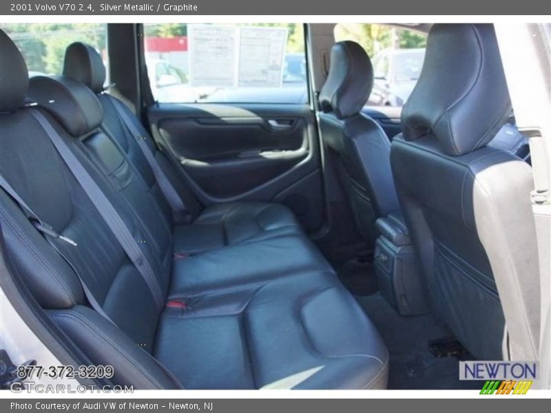Silver Metallic / Graphite 2001 Volvo V70 2.4
