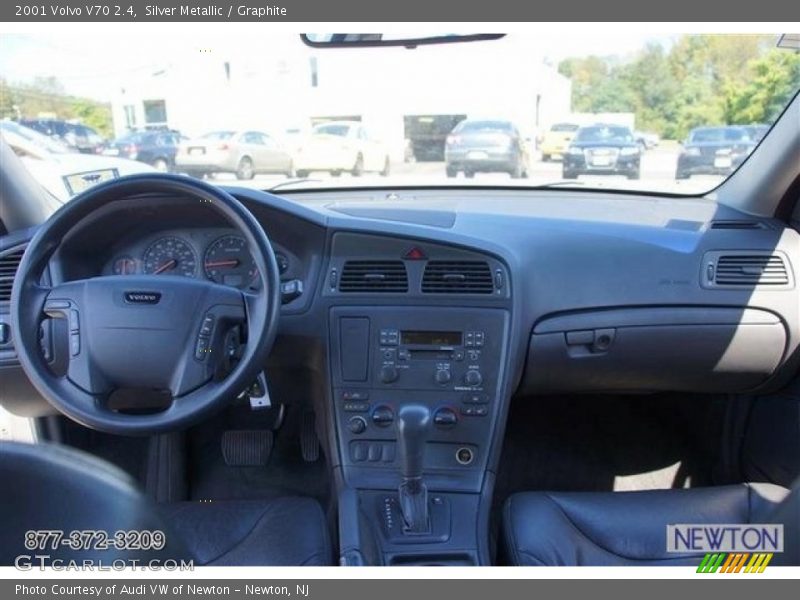 Silver Metallic / Graphite 2001 Volvo V70 2.4
