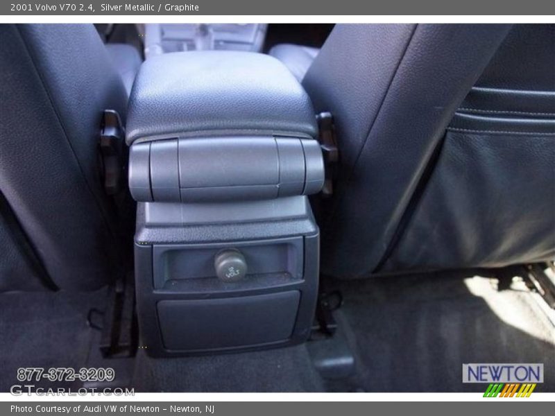 Silver Metallic / Graphite 2001 Volvo V70 2.4
