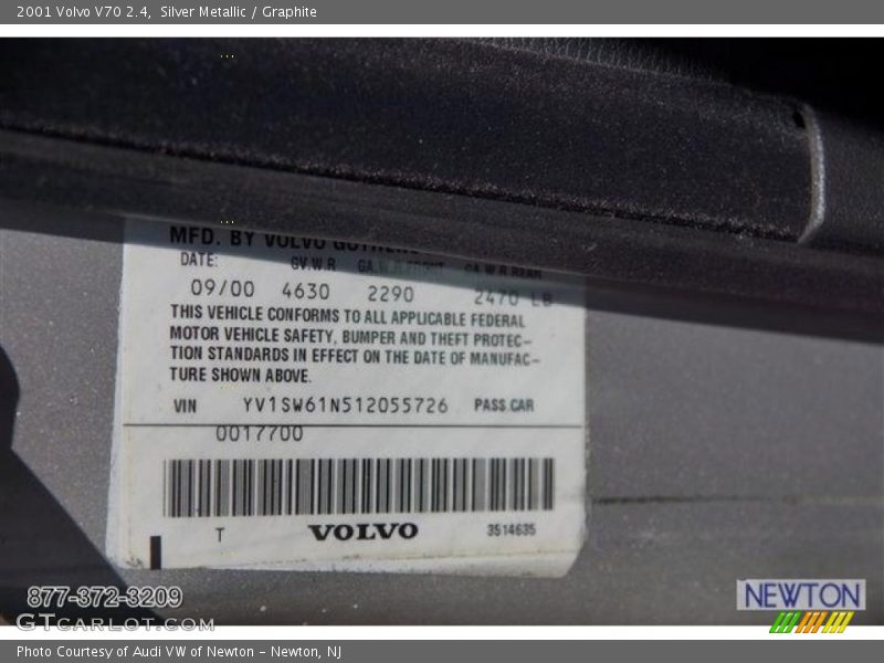 Silver Metallic / Graphite 2001 Volvo V70 2.4