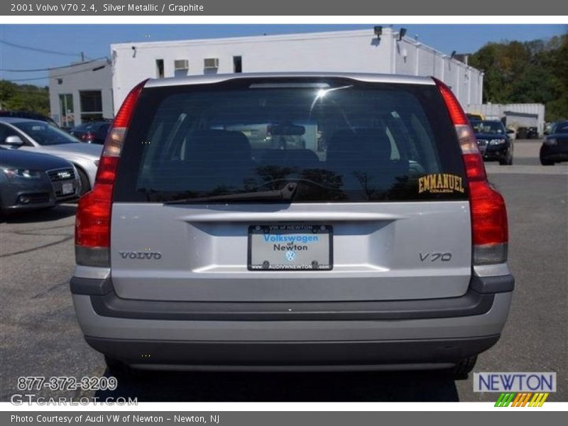 Silver Metallic / Graphite 2001 Volvo V70 2.4