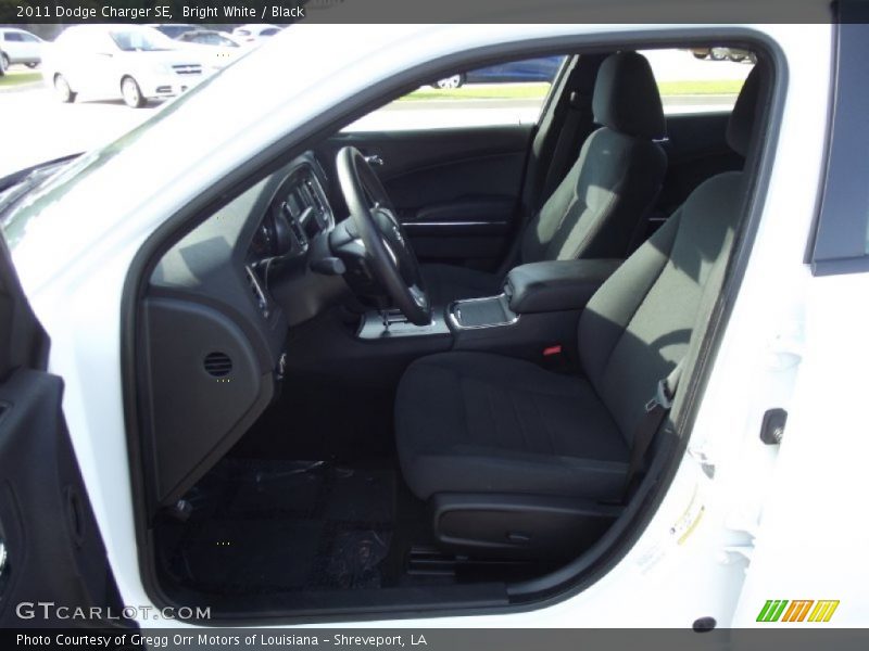 Bright White / Black 2011 Dodge Charger SE