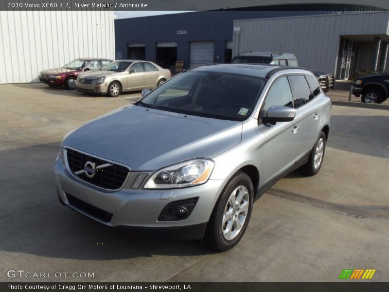 Silver Metallic / Anthracite 2010 Volvo XC60 3.2