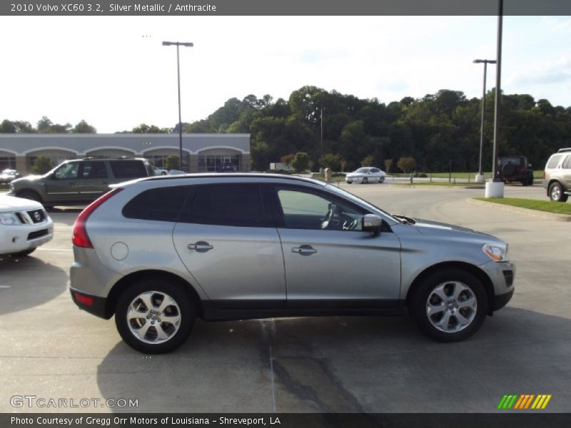 Silver Metallic / Anthracite 2010 Volvo XC60 3.2