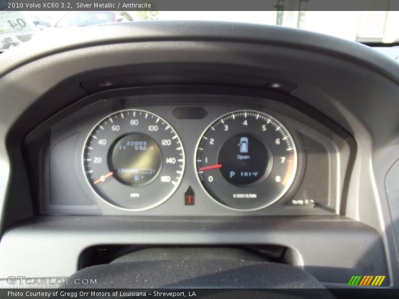 Silver Metallic / Anthracite 2010 Volvo XC60 3.2