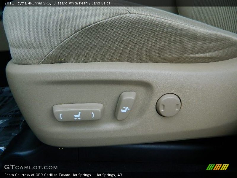Blizzard White Pearl / Sand Beige 2011 Toyota 4Runner SR5