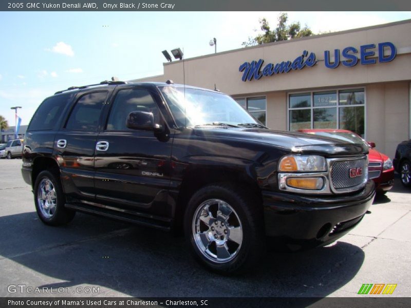 Onyx Black / Stone Gray 2005 GMC Yukon Denali AWD