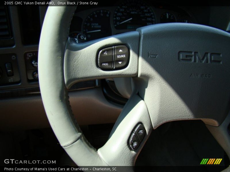 Onyx Black / Stone Gray 2005 GMC Yukon Denali AWD