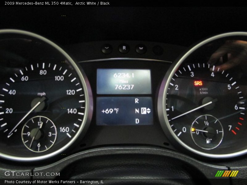 Arctic White / Black 2009 Mercedes-Benz ML 350 4Matic