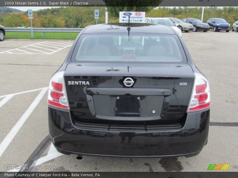 Super Black / Charcoal 2009 Nissan Sentra 2.0
