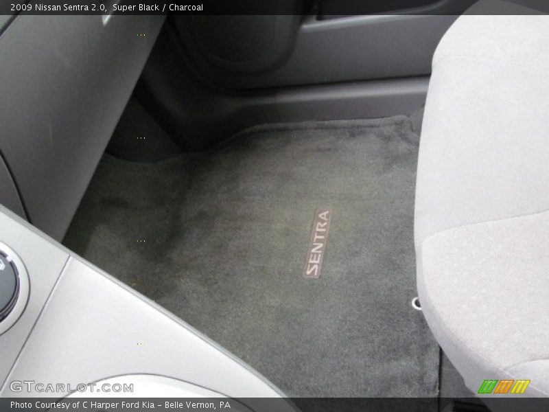 Super Black / Charcoal 2009 Nissan Sentra 2.0