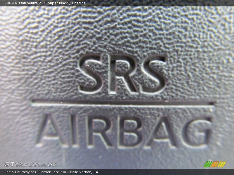 Super Black / Charcoal 2009 Nissan Sentra 2.0