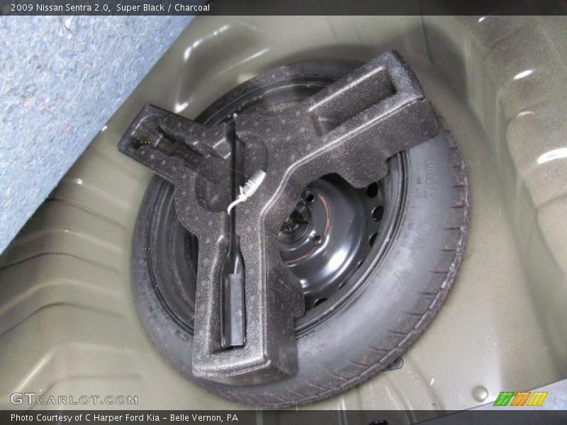 Super Black / Charcoal 2009 Nissan Sentra 2.0