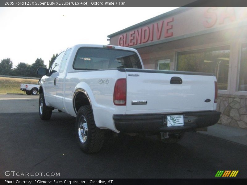 Oxford White / Tan 2005 Ford F250 Super Duty XL SuperCab 4x4