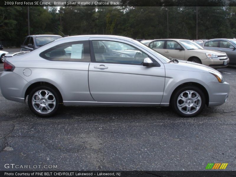 Brilliant Silver Metallic / Charcoal Black 2009 Ford Focus SE Coupe
