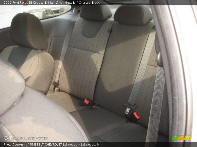 Brilliant Silver Metallic / Charcoal Black 2009 Ford Focus SE Coupe
