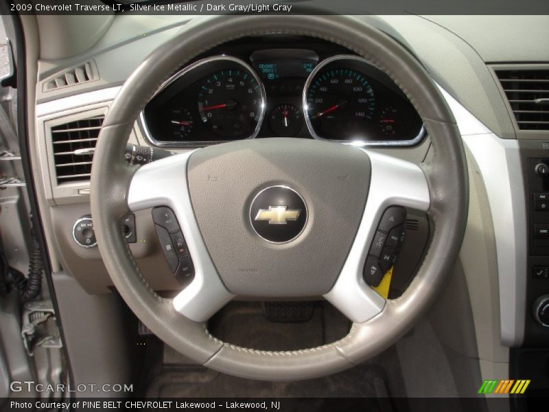 Silver Ice Metallic / Dark Gray/Light Gray 2009 Chevrolet Traverse LT