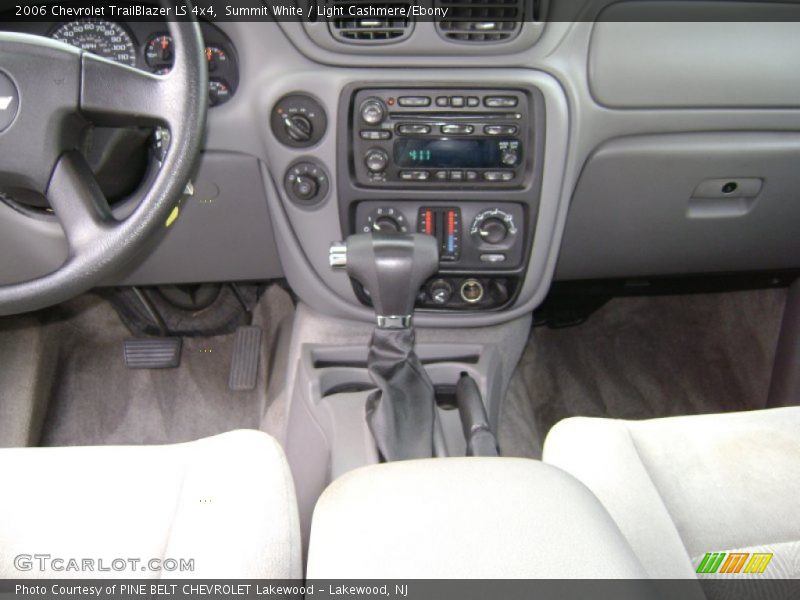 Summit White / Light Cashmere/Ebony 2006 Chevrolet TrailBlazer LS 4x4
