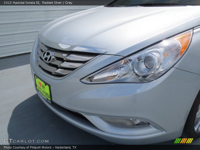 Radiant Silver / Gray 2013 Hyundai Sonata SE