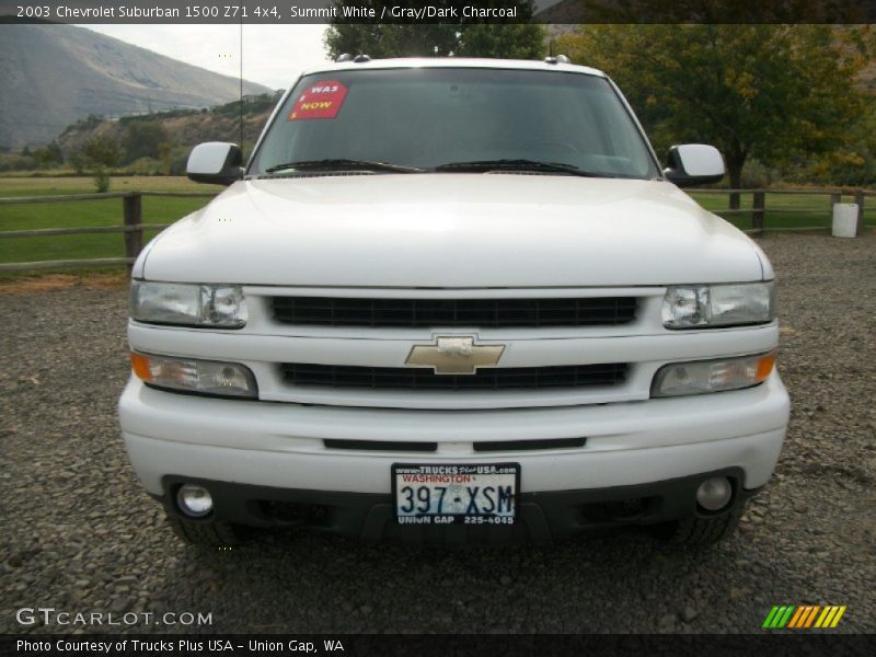 Summit White / Gray/Dark Charcoal 2003 Chevrolet Suburban 1500 Z71 4x4