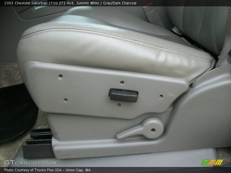 Summit White / Gray/Dark Charcoal 2003 Chevrolet Suburban 1500 Z71 4x4