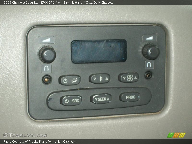 Summit White / Gray/Dark Charcoal 2003 Chevrolet Suburban 1500 Z71 4x4