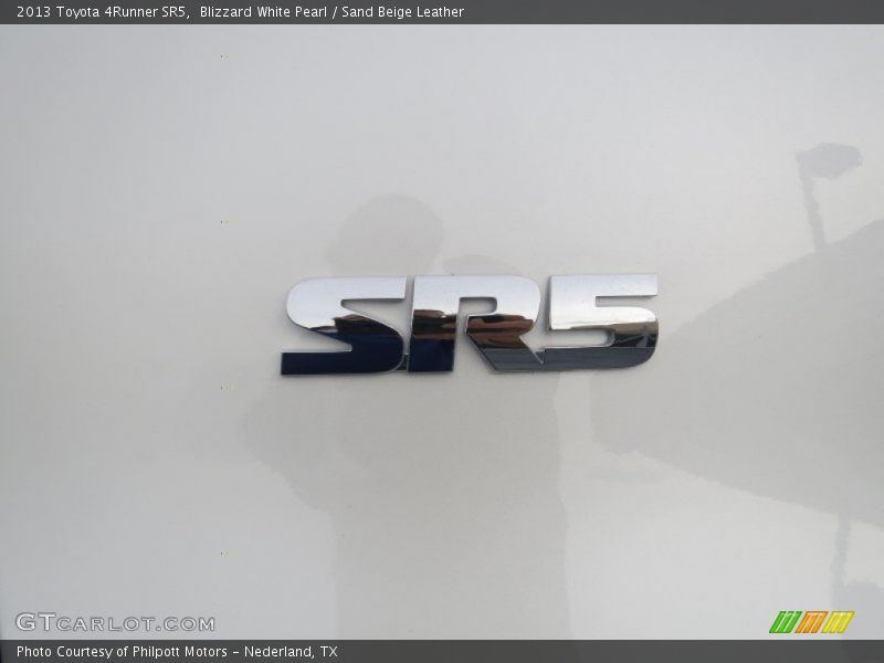 Blizzard White Pearl / Sand Beige Leather 2013 Toyota 4Runner SR5