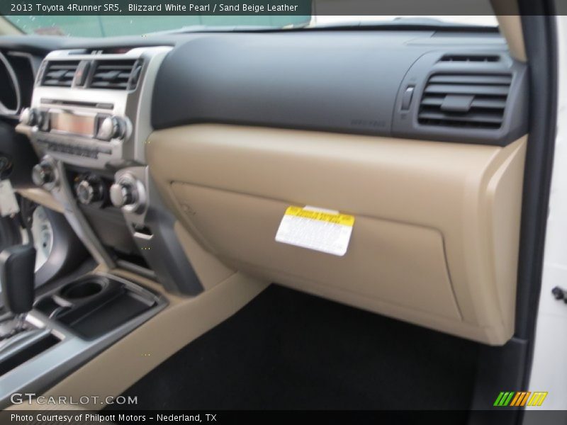 Blizzard White Pearl / Sand Beige Leather 2013 Toyota 4Runner SR5