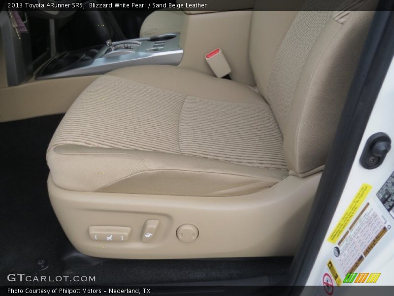 Blizzard White Pearl / Sand Beige Leather 2013 Toyota 4Runner SR5