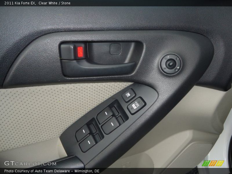 Clear White / Stone 2011 Kia Forte EX