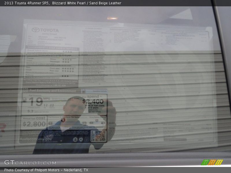 Blizzard White Pearl / Sand Beige Leather 2013 Toyota 4Runner SR5