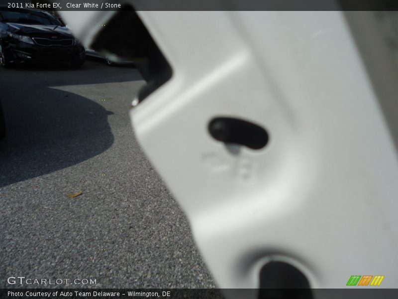 Clear White / Stone 2011 Kia Forte EX