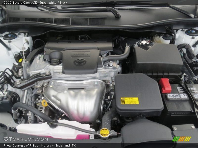 Super White / Black 2012 Toyota Camry SE