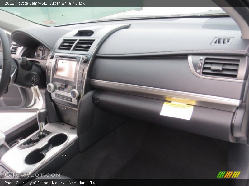 Super White / Black 2012 Toyota Camry SE