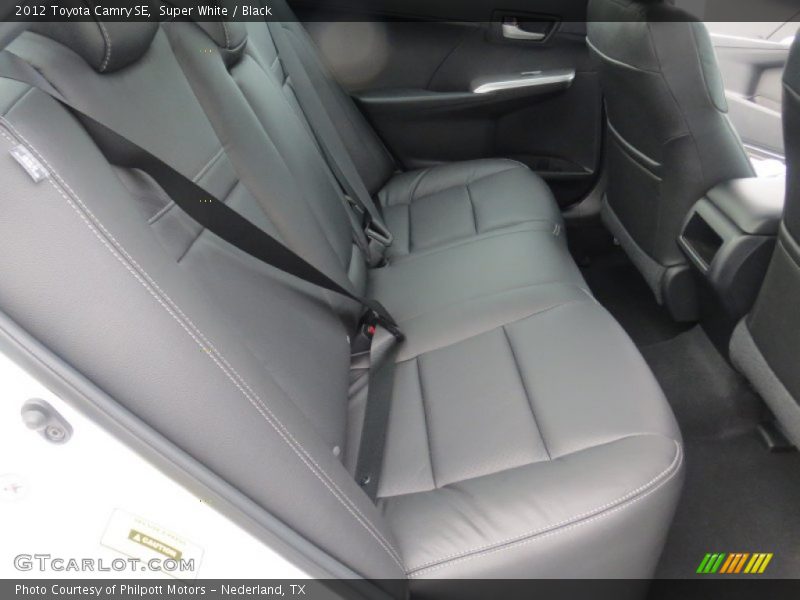 Super White / Black 2012 Toyota Camry SE