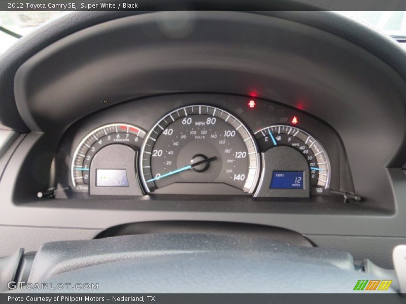 Super White / Black 2012 Toyota Camry SE