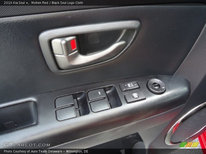 Molten Red / Black Soul Logo Cloth 2010 Kia Soul +