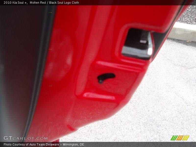 Molten Red / Black Soul Logo Cloth 2010 Kia Soul +