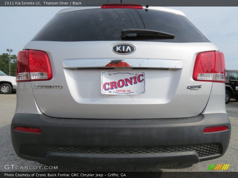 Titanium Silver / Black 2011 Kia Sorento LX