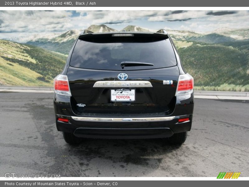 Black / Ash 2013 Toyota Highlander Hybrid 4WD