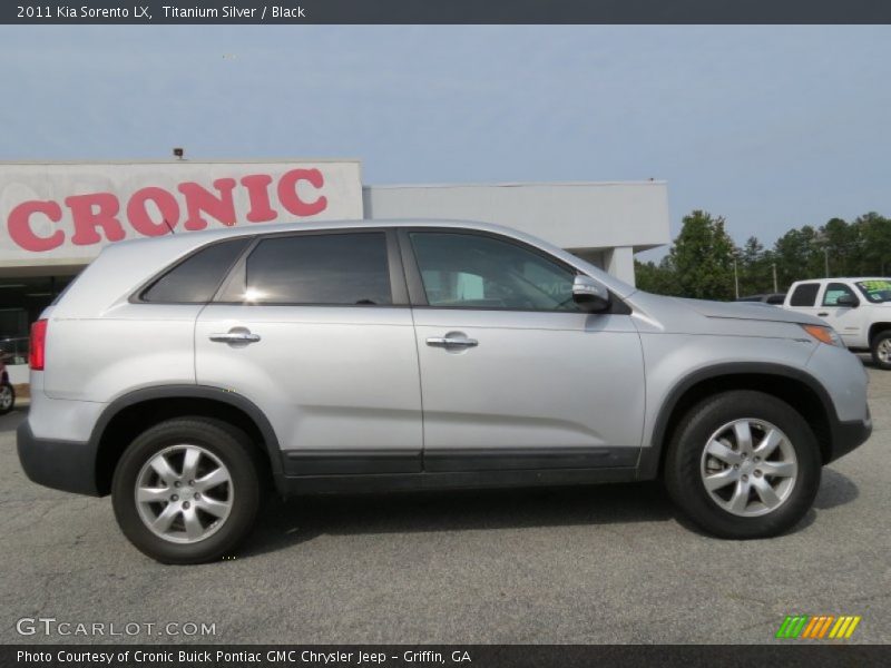 Titanium Silver / Black 2011 Kia Sorento LX