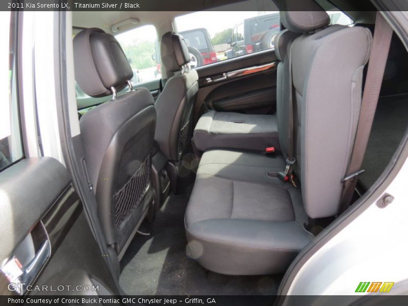 Titanium Silver / Black 2011 Kia Sorento LX