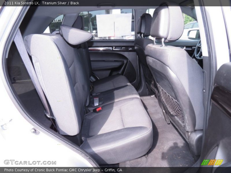 Titanium Silver / Black 2011 Kia Sorento LX