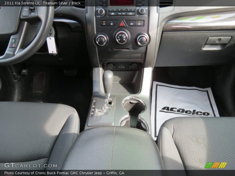 Titanium Silver / Black 2011 Kia Sorento LX