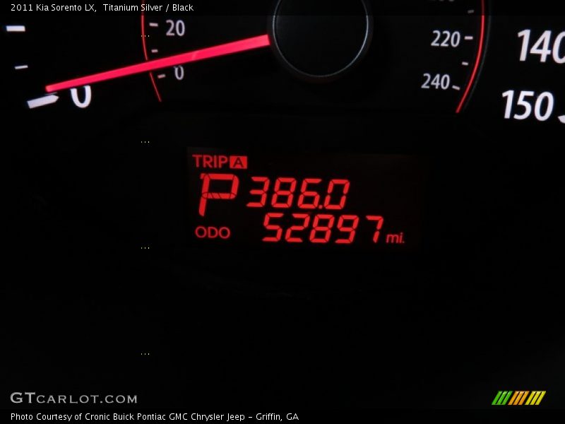 Titanium Silver / Black 2011 Kia Sorento LX